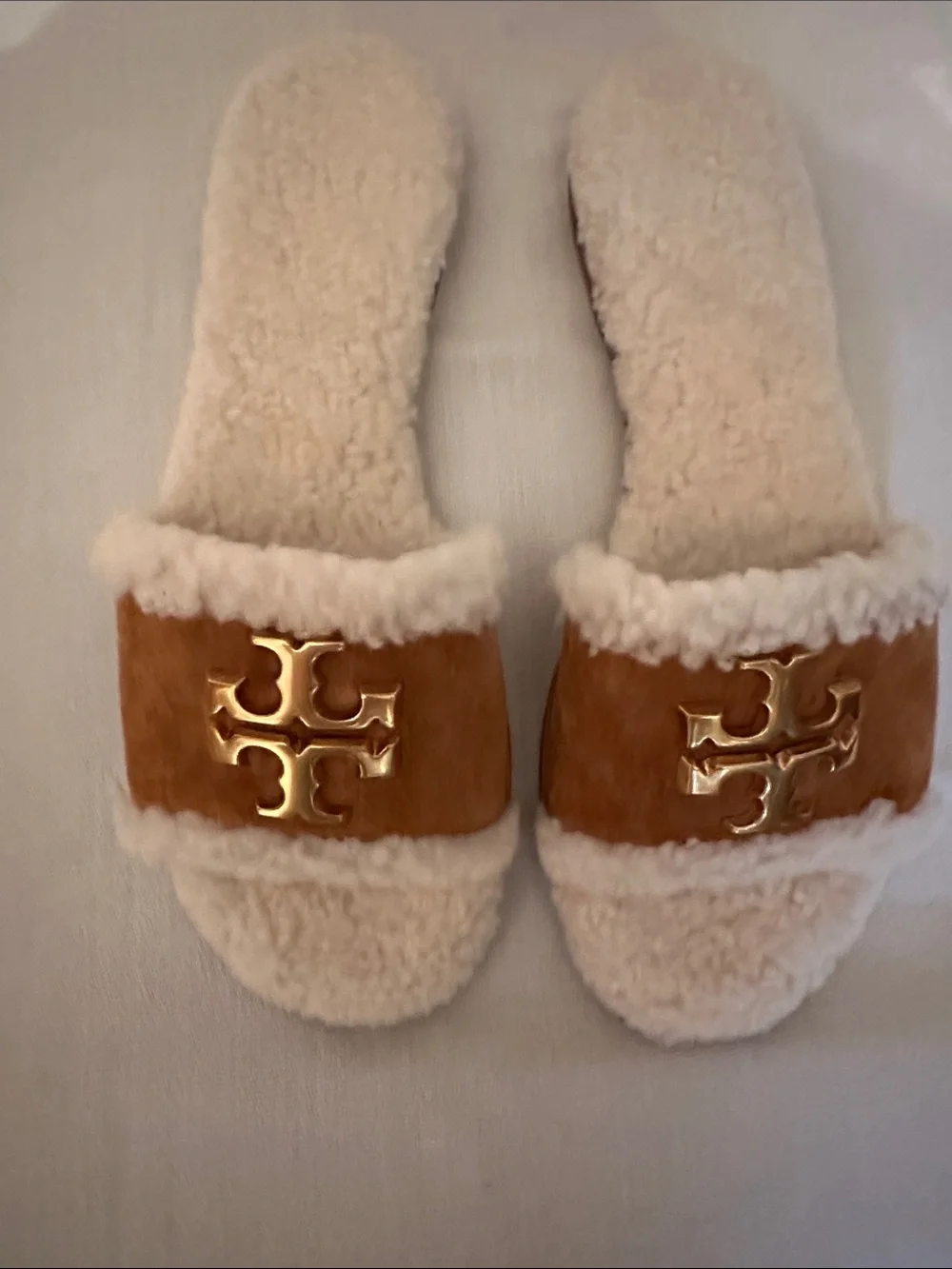 Tory Burch Everly Slide-Natural Chestnut Suede/Shearling Slide with Gold Logo